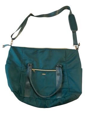 WANDF Weekender Bag water resistant pockets 18x14x8